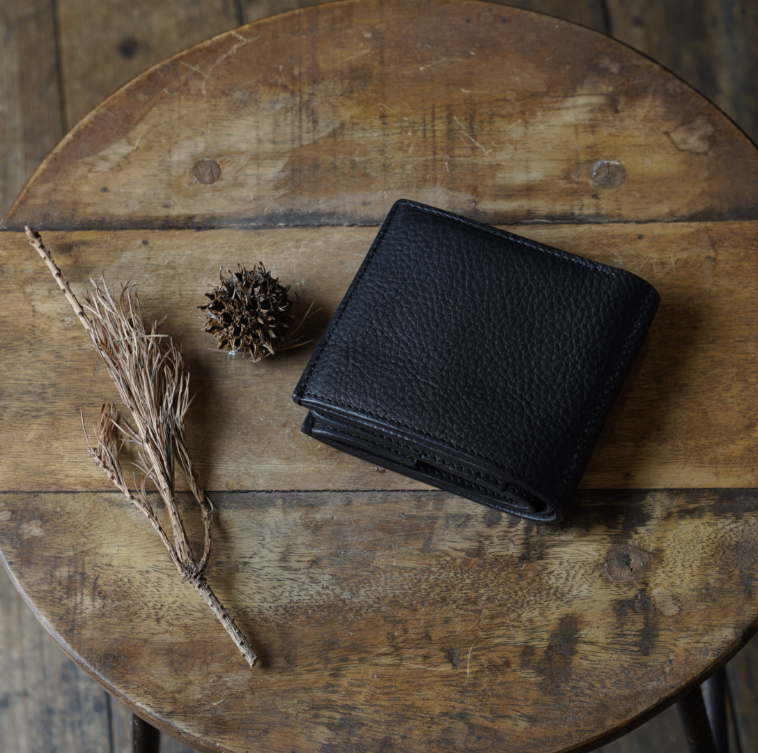 二つ折り財布 2024