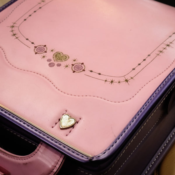 中央に刺繍があるもの（OK）